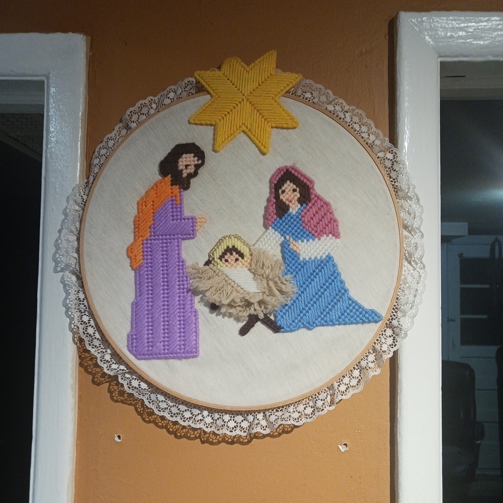 Vtg Handmade Christmas Nativity Scene Embroidered-Stitched Round Wall Decor